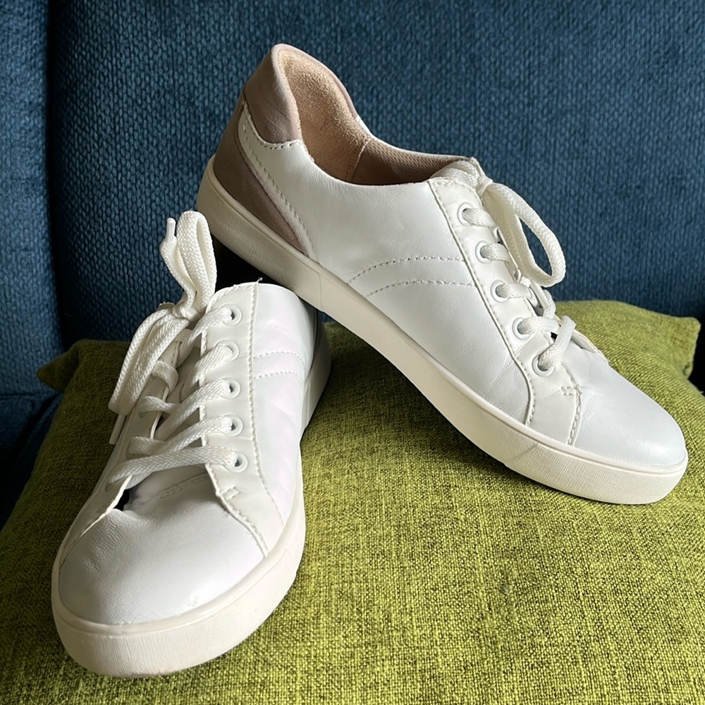 Naturalizer Leather Sneakers